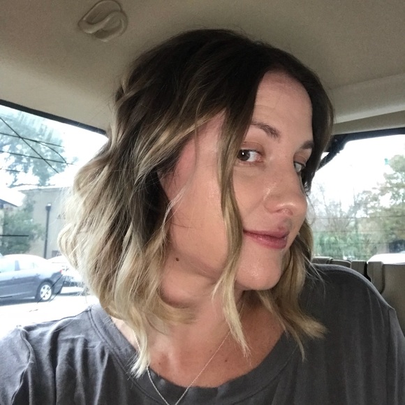 Meet your Posher, Lisa - Picture 1 of 1